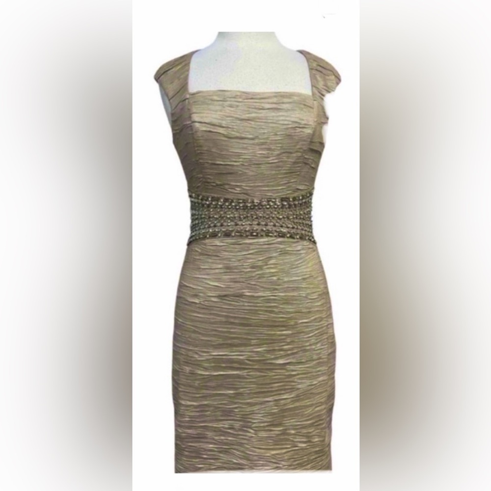 Eliza J Ruched Cap Sleeve Sheath Cocktail Dress - Champagne Gold -
Size Medium - Picture 2 of 12